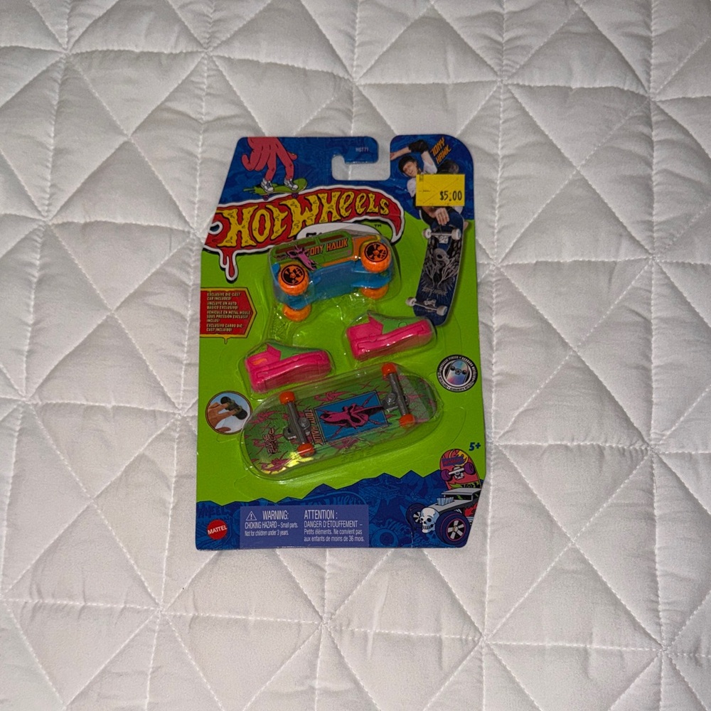 Hot Wheels Mini Skateboard Set with Pink and Orange